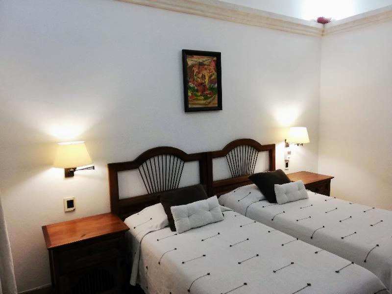 Hotel Aitana Oaxaca Стая снимка