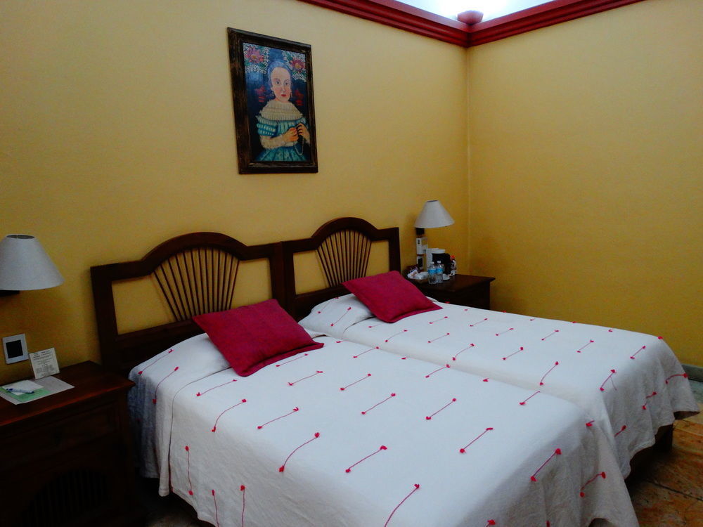 Hotel Aitana Oaxaca Екстериор снимка